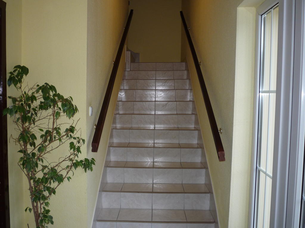 Kaloz Fregatt Panzio & Etterem Hotel Tata Luaran gambar