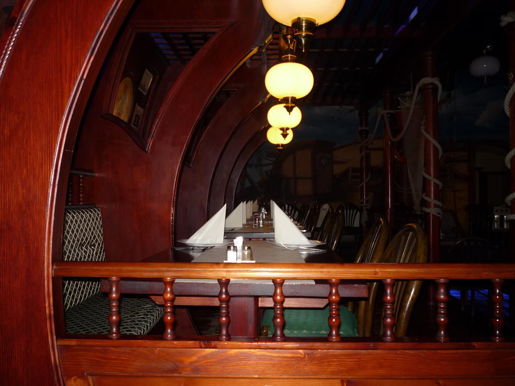 Kaloz Fregatt Panzio & Etterem Hotel Tata Luaran gambar